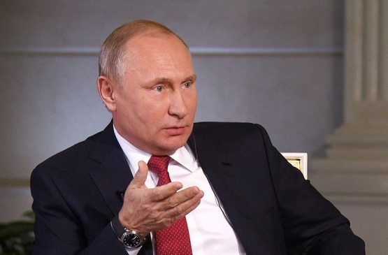 Путин Россия иқтисоди яхшиланаётганини айтди